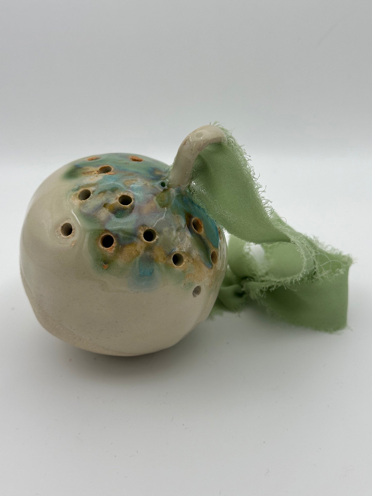 Painted Bauble - Seaweed